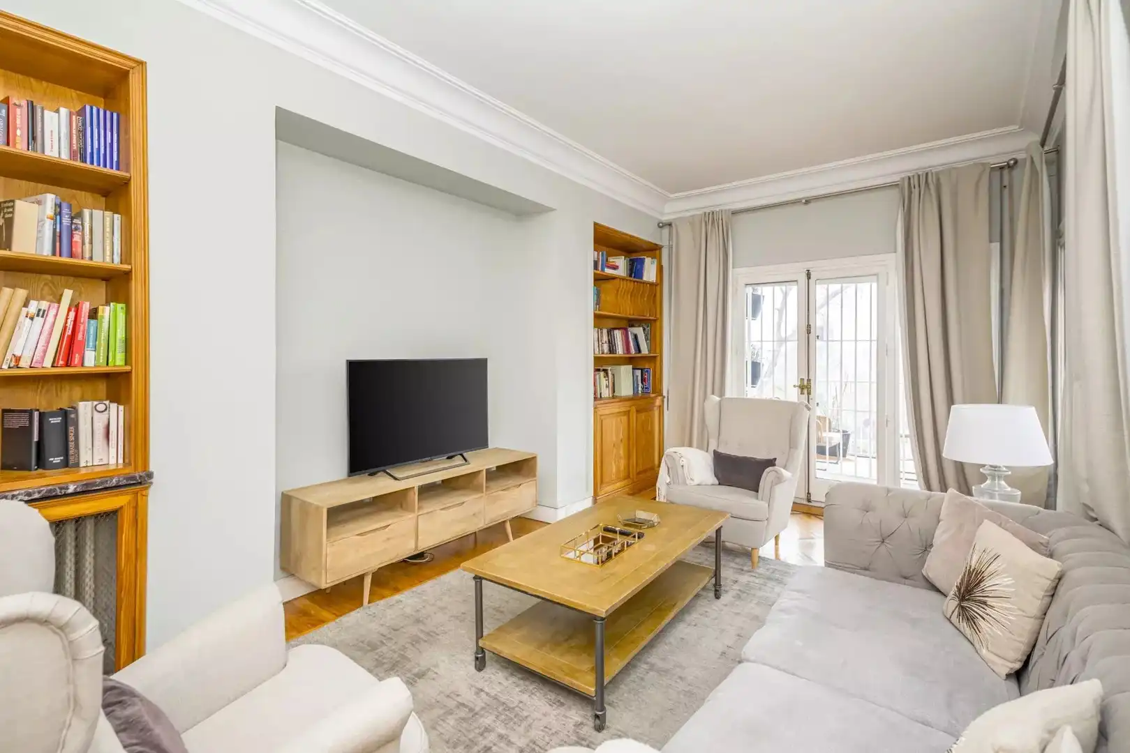 Living room of Flat for rent in Madrid  with Air Conditioner, Heating and Terrace