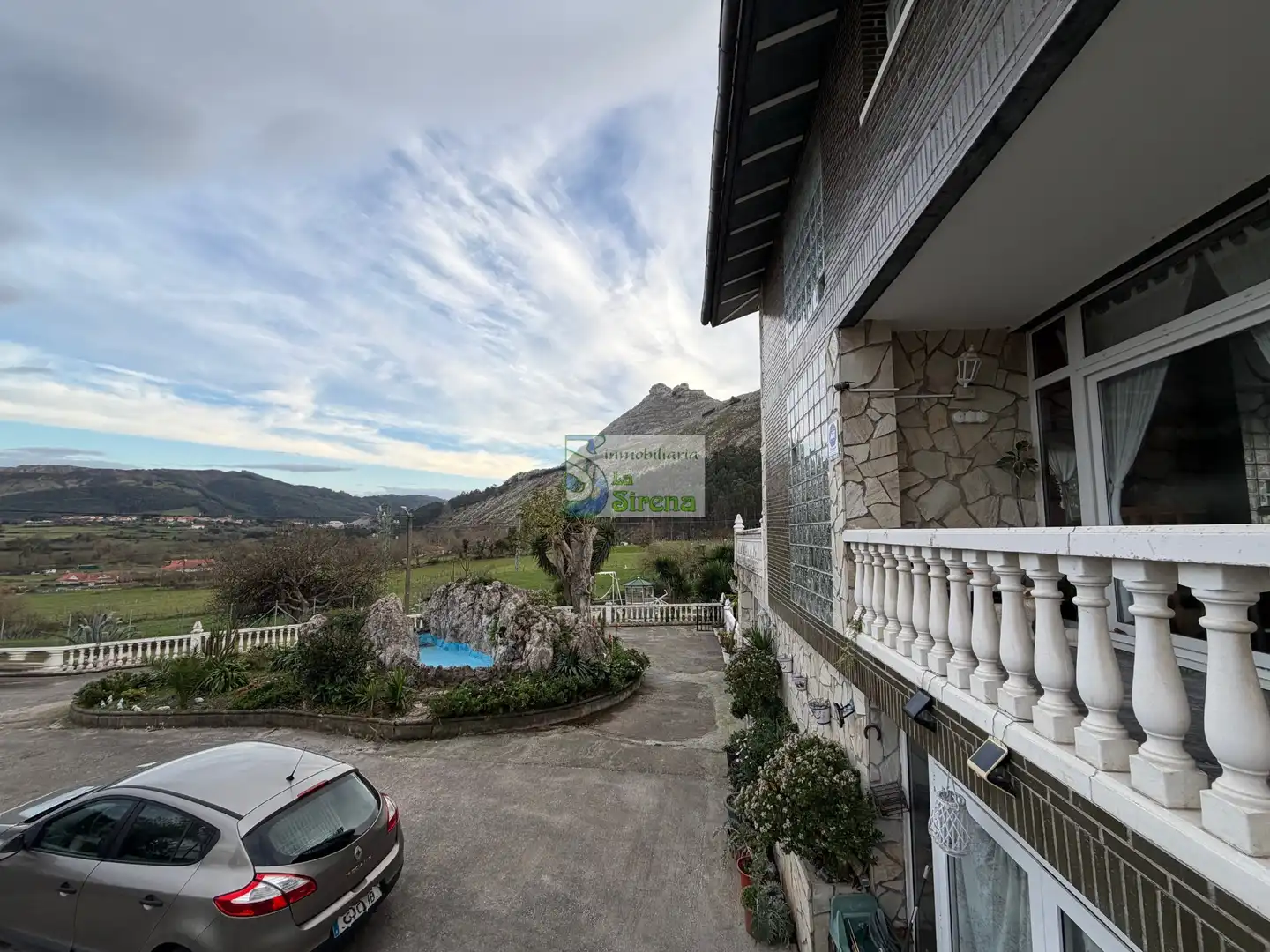 Vista exterior de Casa o chalet en venta en Castro-Urdiales con Calefacción, Jardín privado y Terraza
