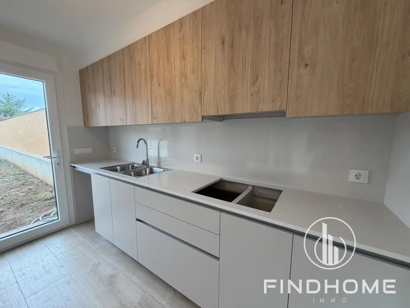 Casa aparellada amb terrassa en venda a Avinguda Fernando Laparte, imagen 9