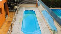 Piscina de Casa o xalet en venda en Llinars del Vallès amb Aire condicionat, Terrassa i Piscina