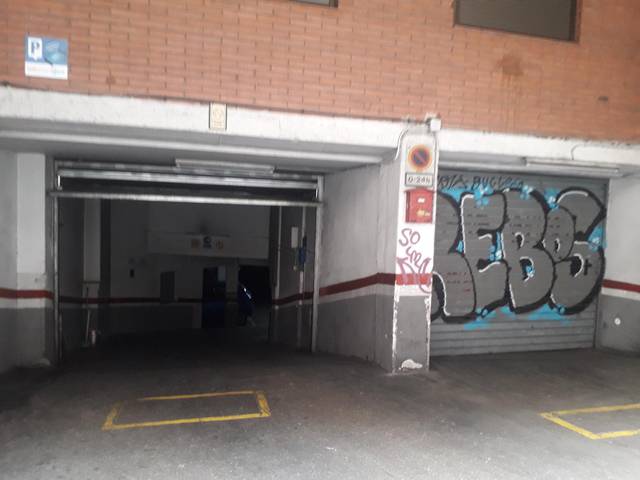 Garaje en Alquiler en Carrer de la Conca de Tremp, 119 en El Carmel