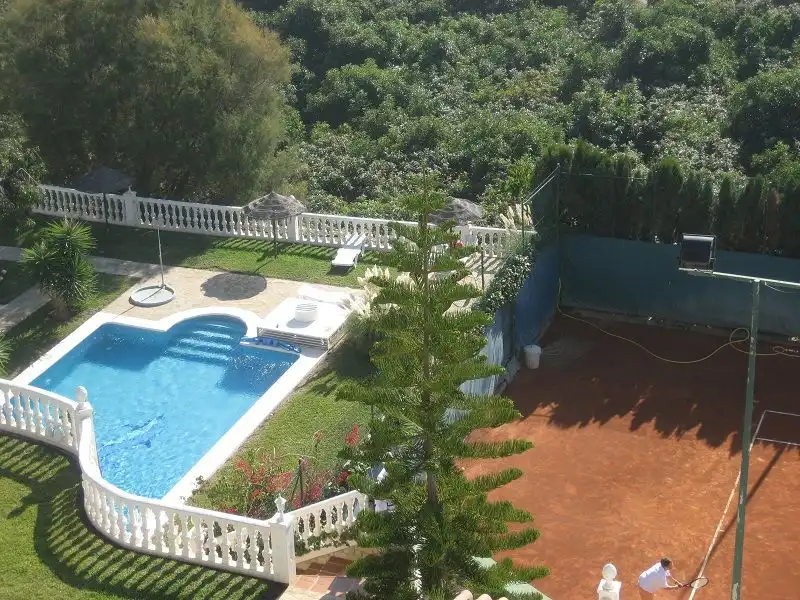Piscina de Casa o xalet en venda en Torrox amb Aire condicionat, Calefacció i Jardí privat