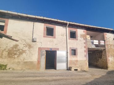Casa amb jardí en venda a Calle Fuente 7