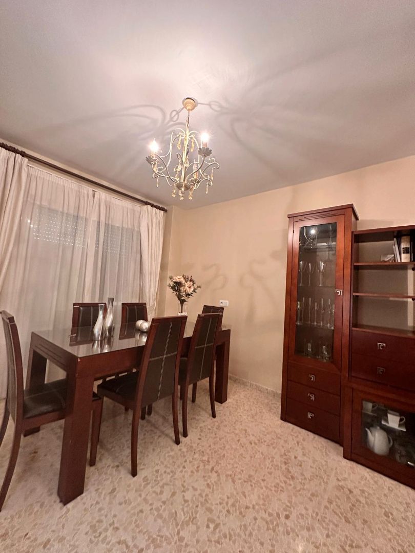 Dining room of Flat for sale in Vélez-Málaga  with Air Conditioner, Terrace and Community pool