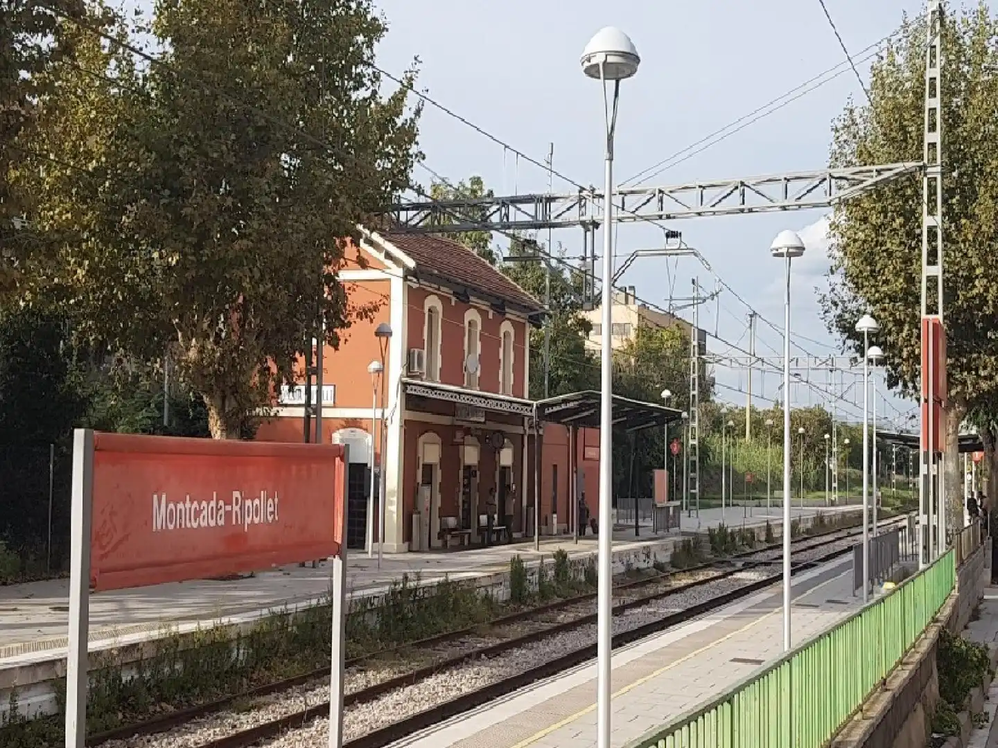 Vista exterior de Piso en venta en Montcada i Reixac con Terraza