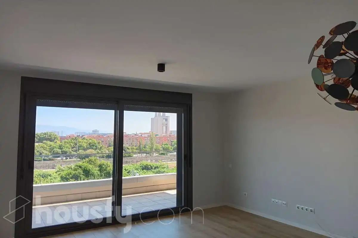 Schlafzimmer von Wohnung zur Miete in Sant Adrià de Besòs mit Klimaanlage und Balkon