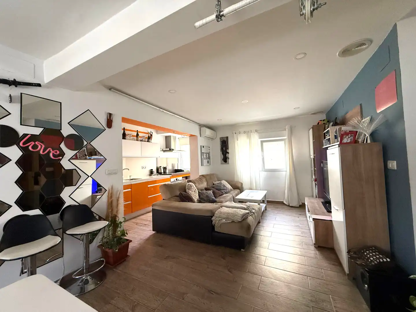 Sala d'estar de Pis en venda en Granada amb Aire condicionat, Forn i Rentadora