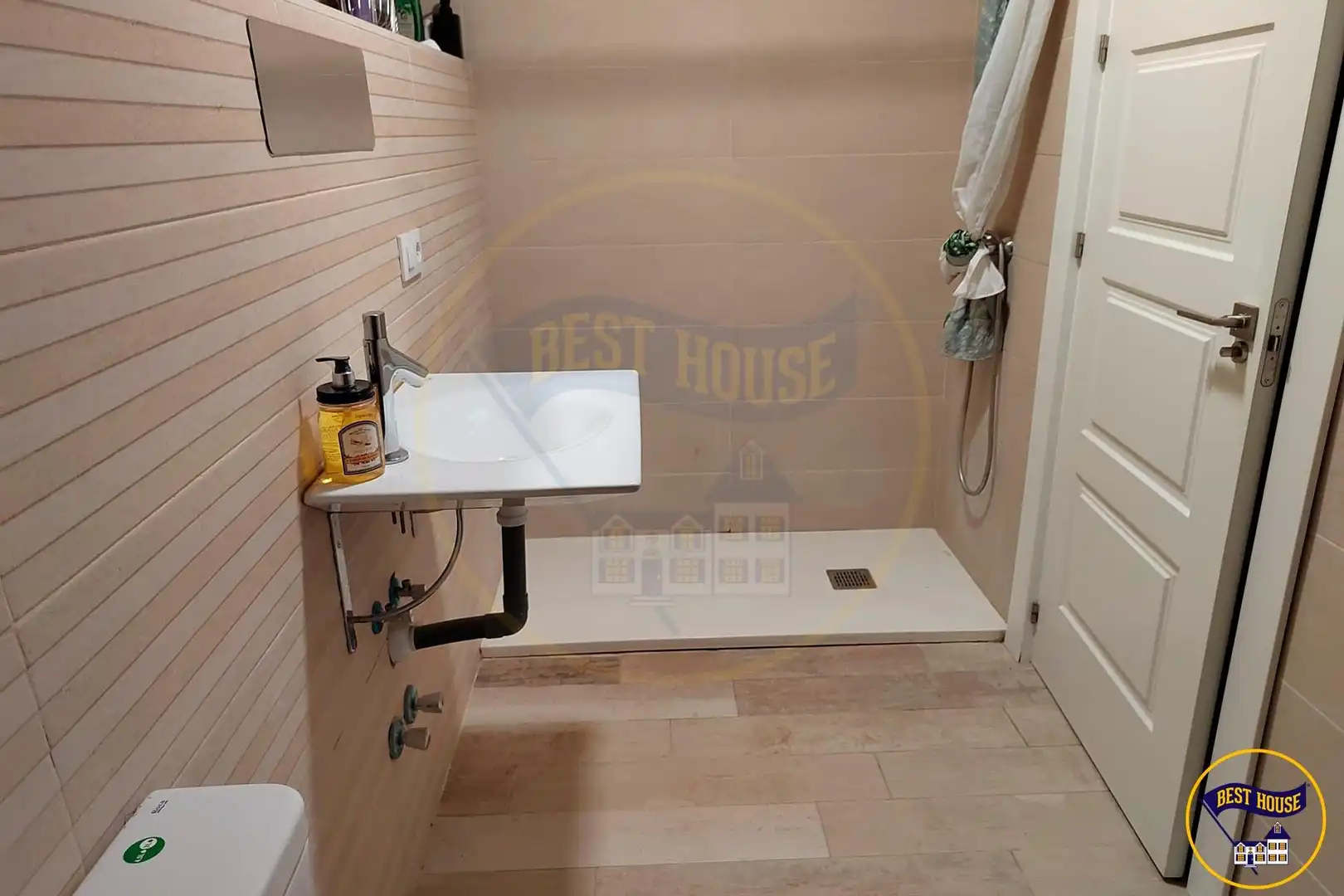 Baño de Piso en venta en Cuenca con Calefacción y Trastero