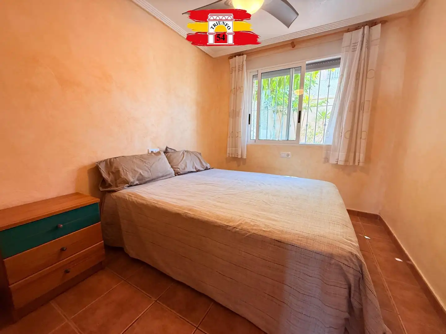 Habitación de Casa adosada en venta en Pilar de la Horadada con Aire acondicionado, Calefacción y Jardín privado
