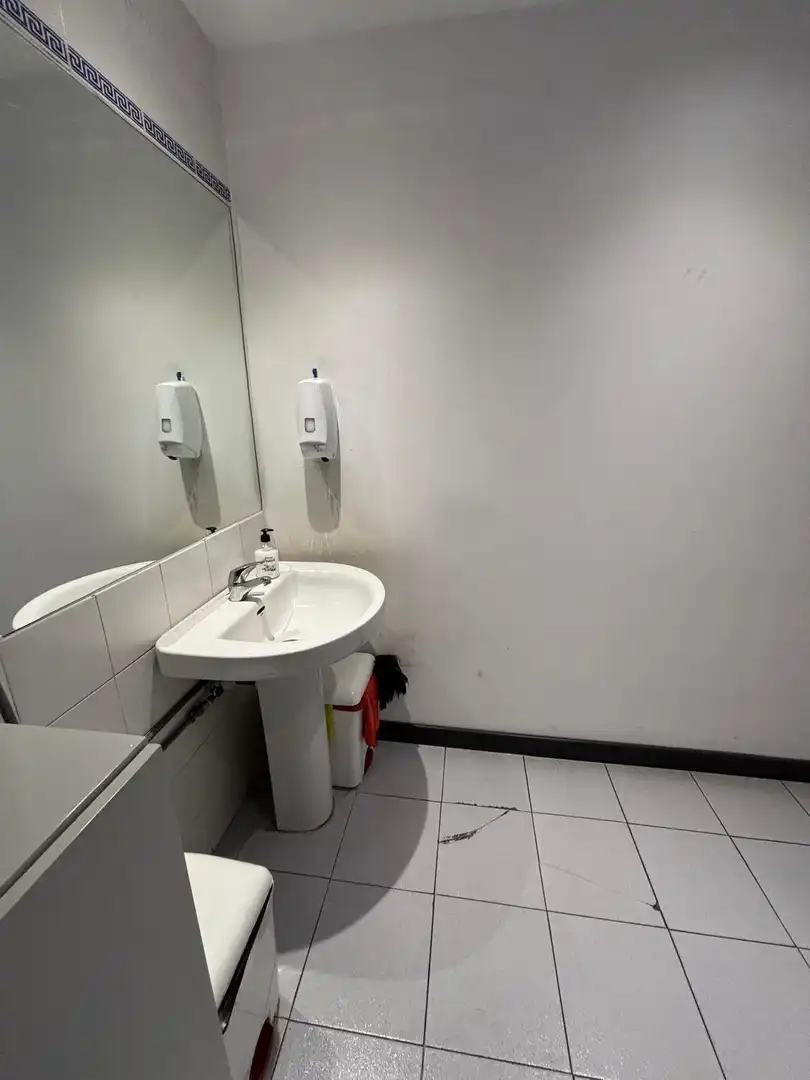 Baño de Nave industrial en venta en Valladolid