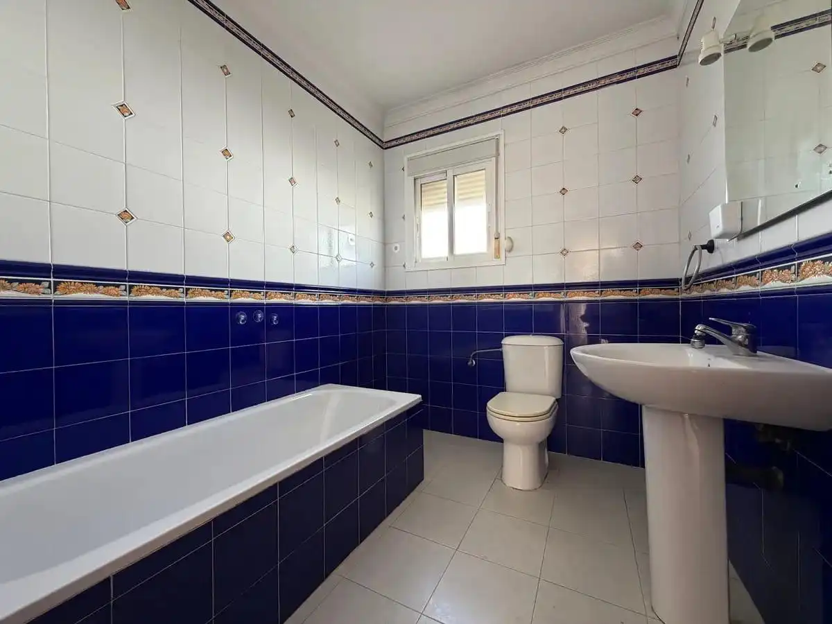 Chalet con piscina en venta en Alcaucín, imagen 7