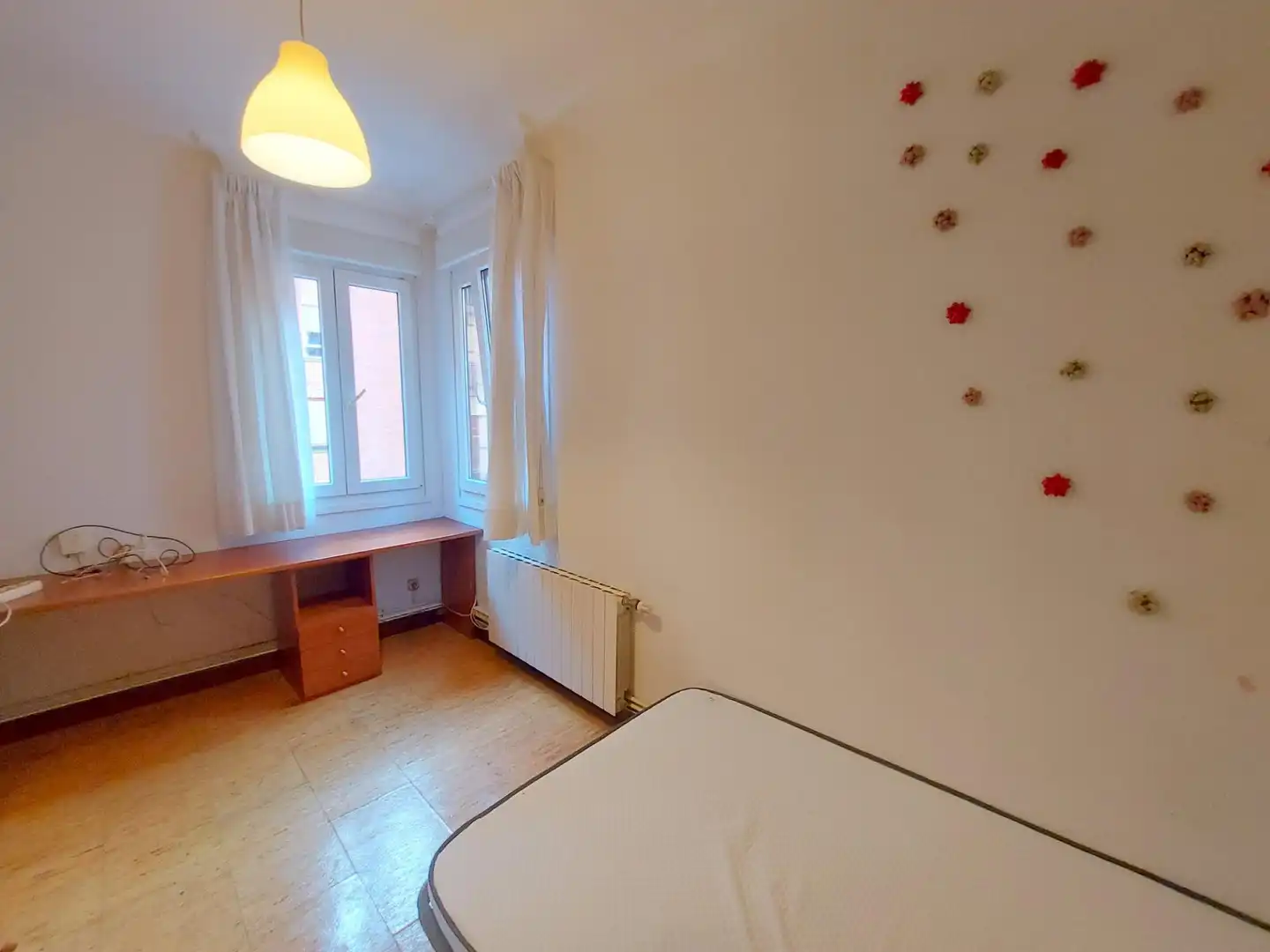 Bedroom of Flat for sale in Bilbao   with Heating, Furnished and Balcony