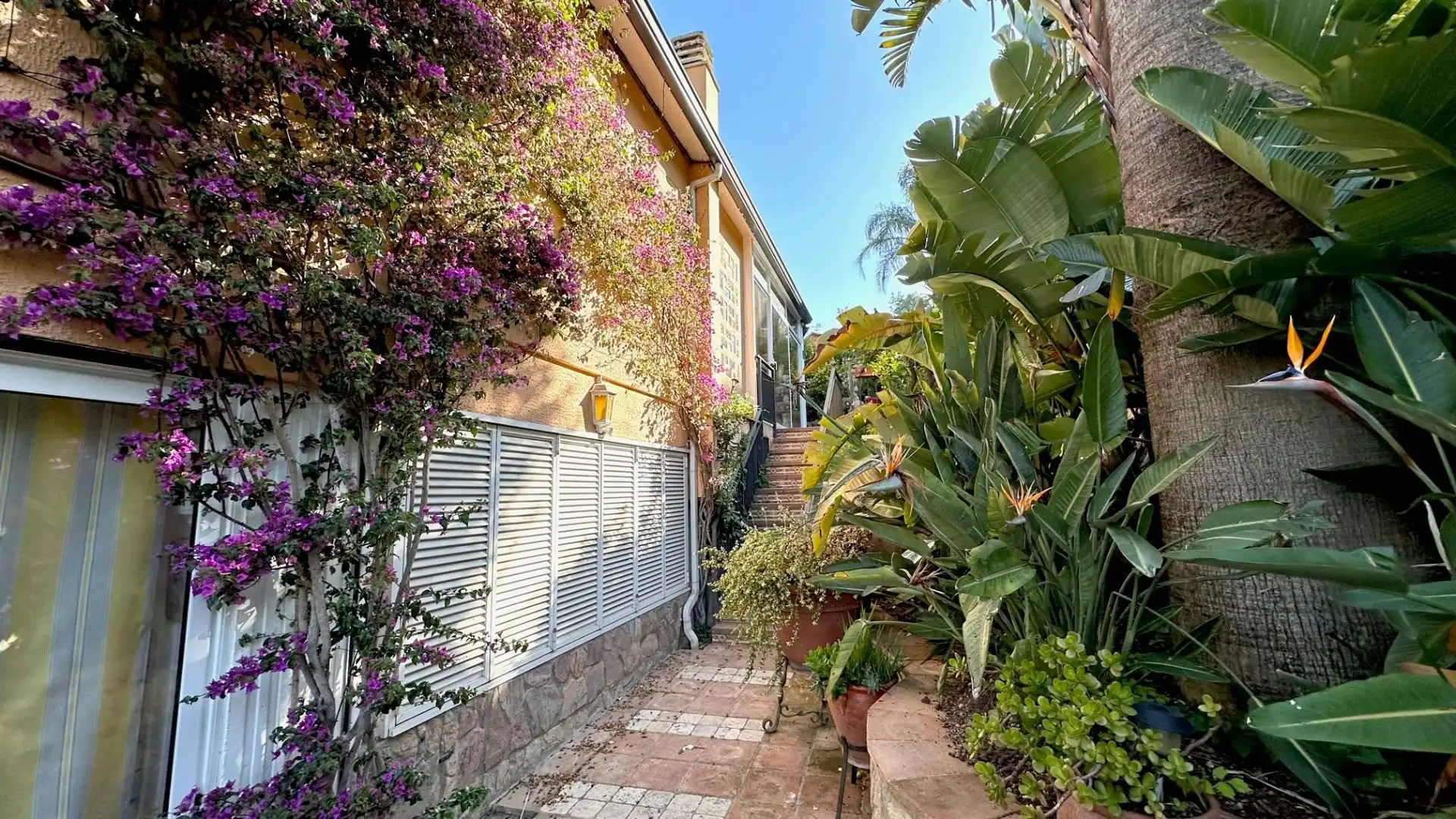 Vista exterior de Casa o xalet en venda en Lloret de Mar amb Aire condicionat, Jardí privat i Terrassa