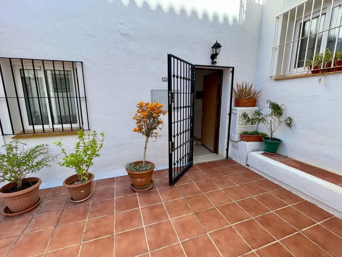 Vista exterior de Apartamento en venta en Marbella con Aire acondicionado y Piscina comunitaria