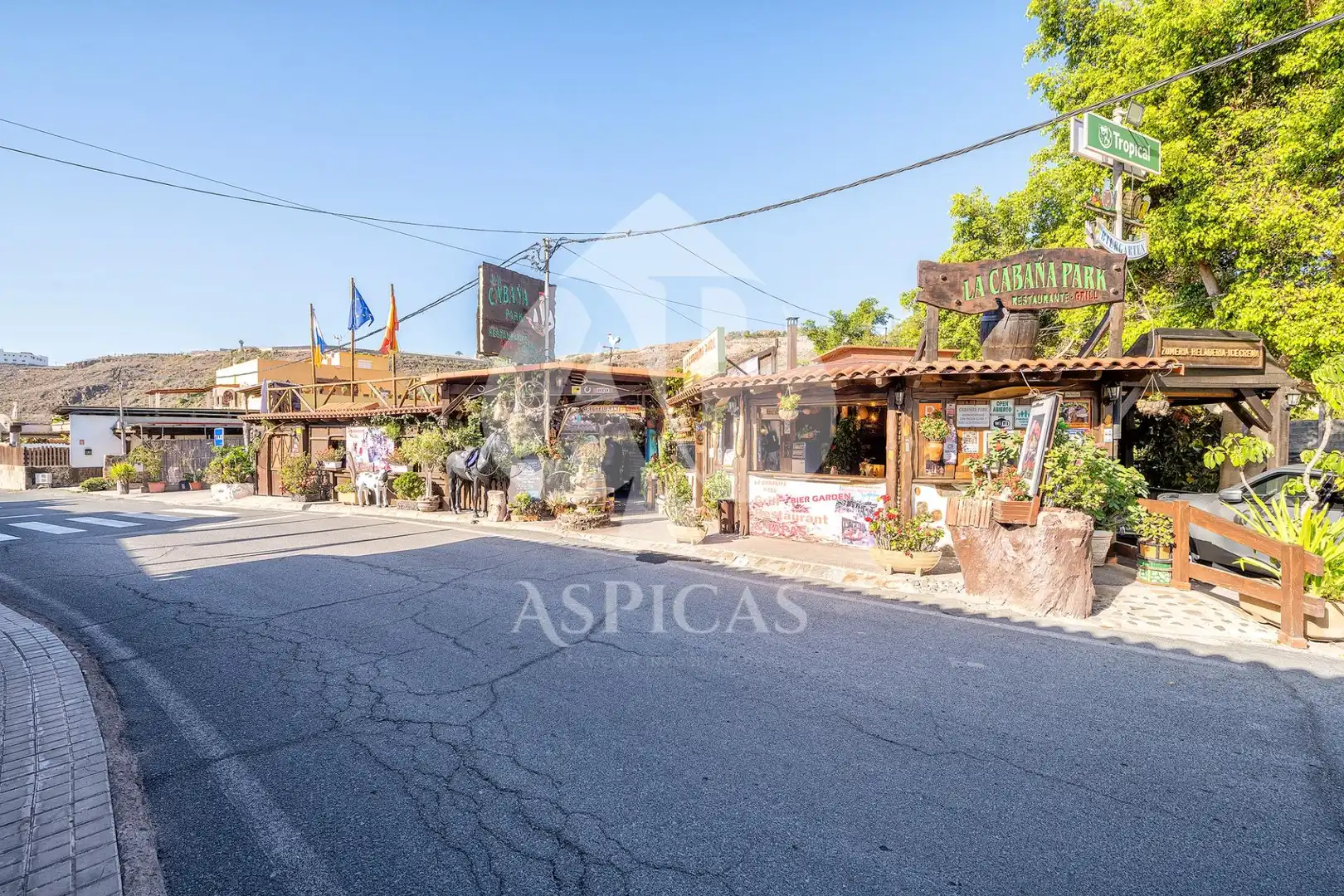 Commercial properties for sale in Montaña - La Data