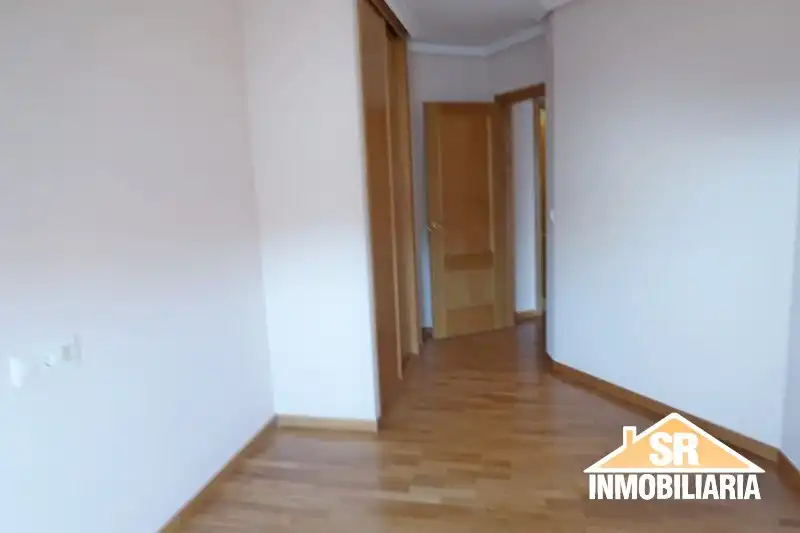 Piso de alquiler en A Coruña Capital  con Calefacción, Parquet y Horno