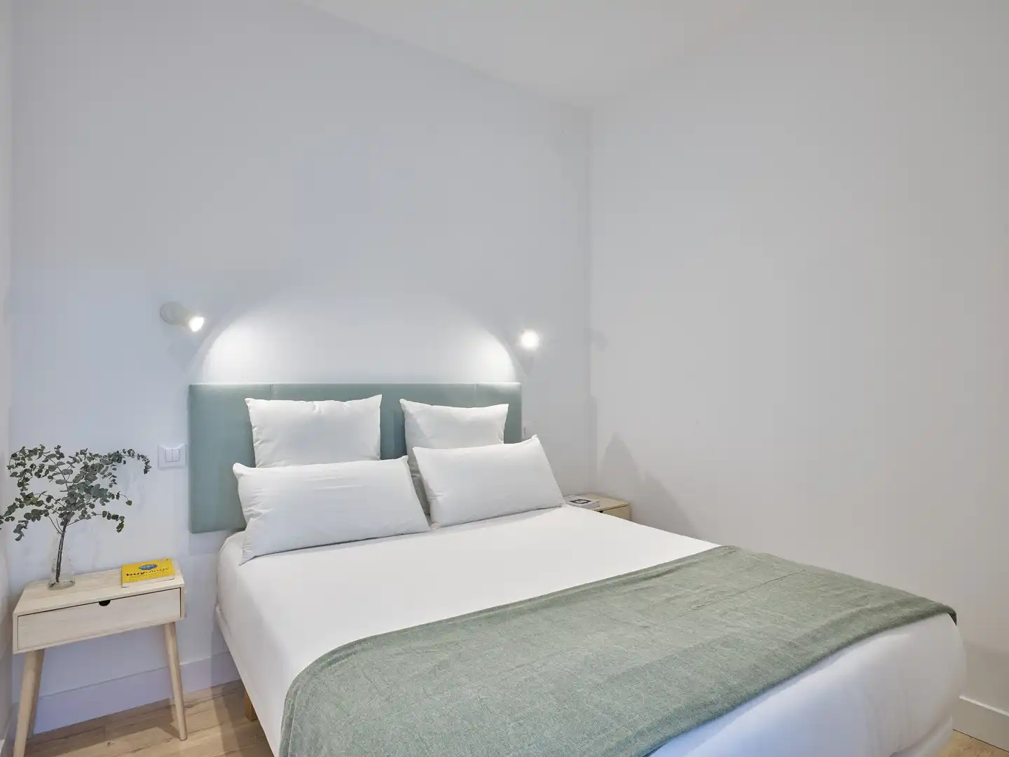 Habitación de Apartamento de alquiler en Madrid con Aire acondicionado, Amueblado y Lavadora