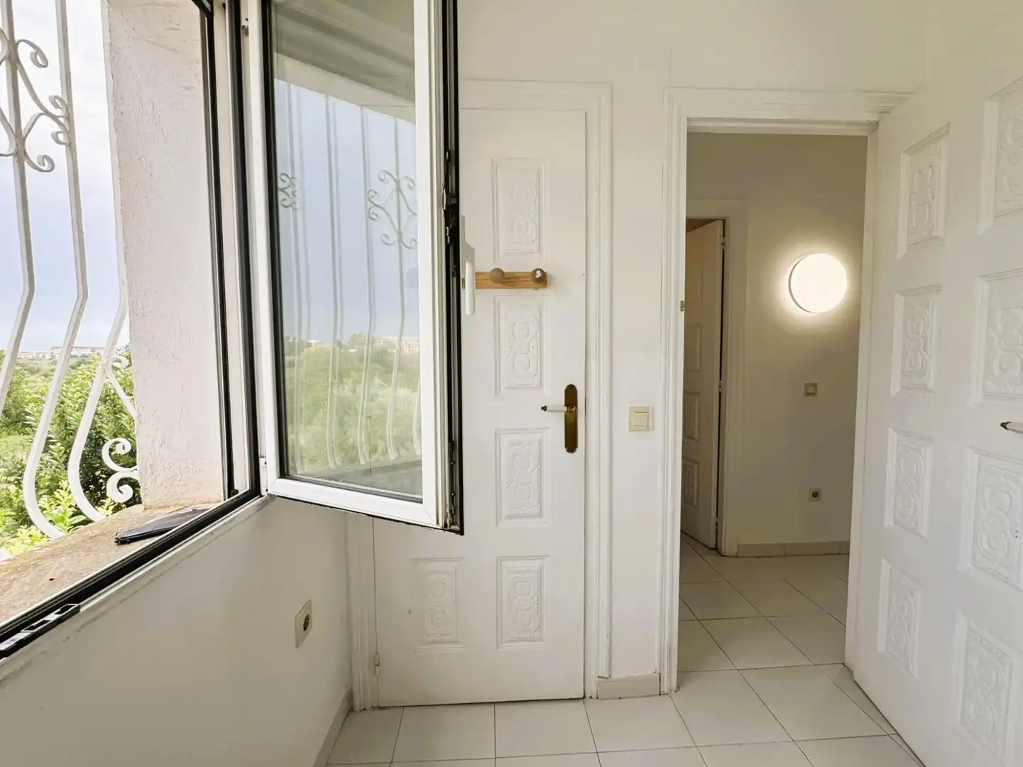 Einfamilien-Reihenhaus zum Verkauf in Dénia mit Klimaanlage, Privatgarten und Terrasse