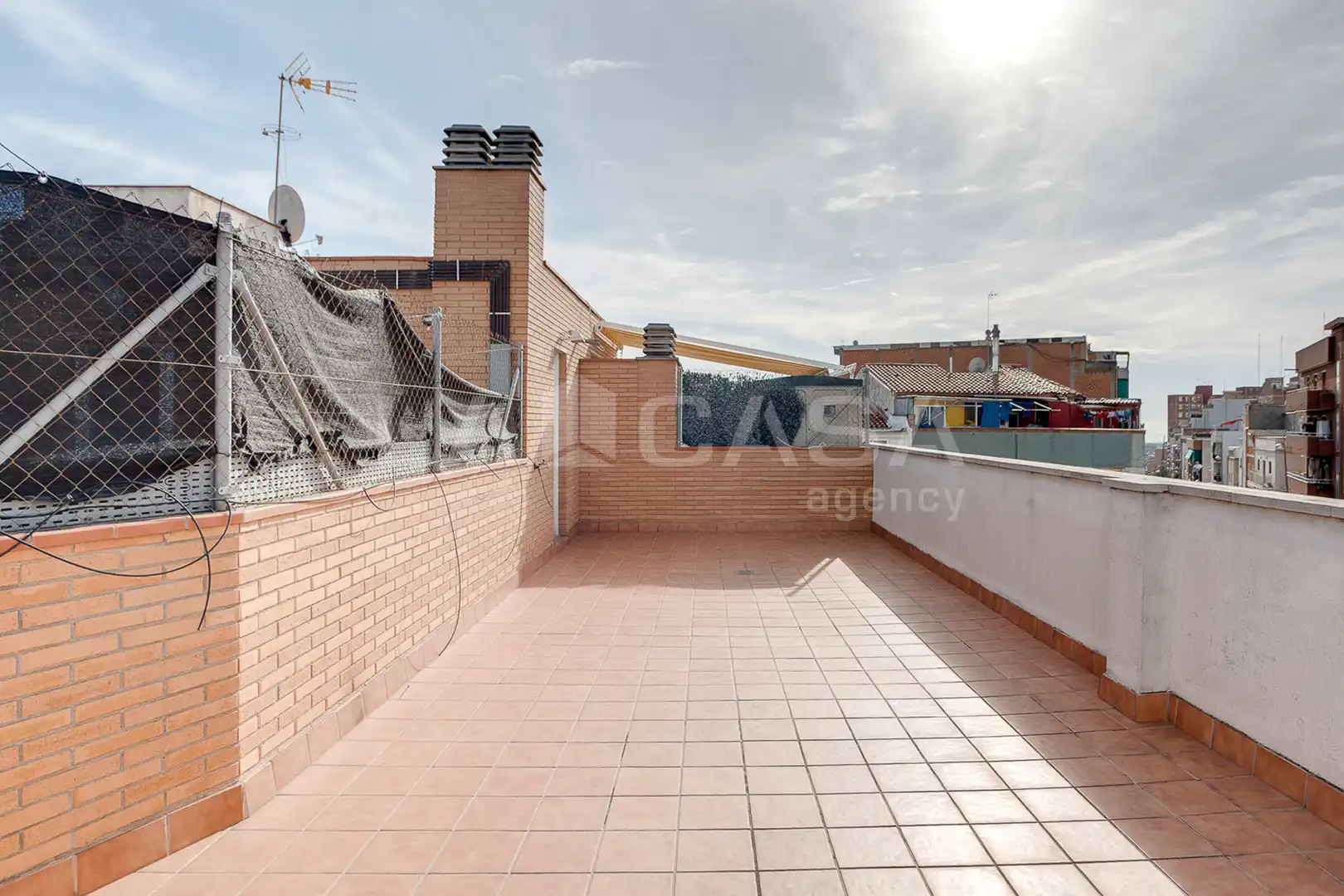 Terraza de Piso en venta en Santa Coloma de Gramenet con Calefacción, Terraza y Trastero