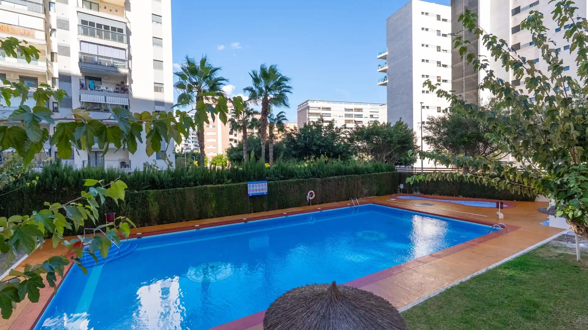 Swimming pool of Attic for rent in Villajoyosa / La Vila Joiosa  with Air Conditioner, Heating and Private garden