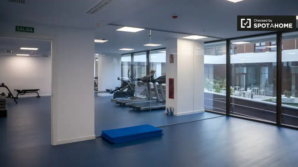 Flat for rent in Valencia  with Air Conditioner, Heating and Furnished