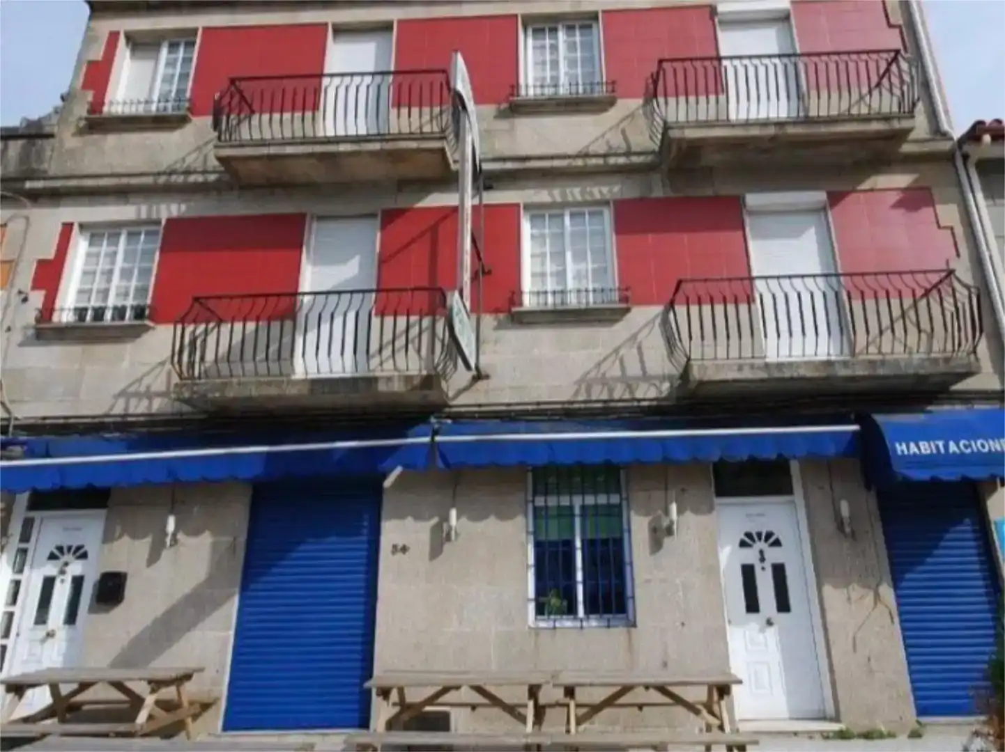 Vista exterior de Pis en venda en Redondela amb Aire condicionat, Jardí privat i Piscina