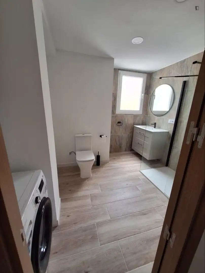 Baño de Apartamento de alquiler en Valencia con Aire acondicionado, Calefacción y Amueblado