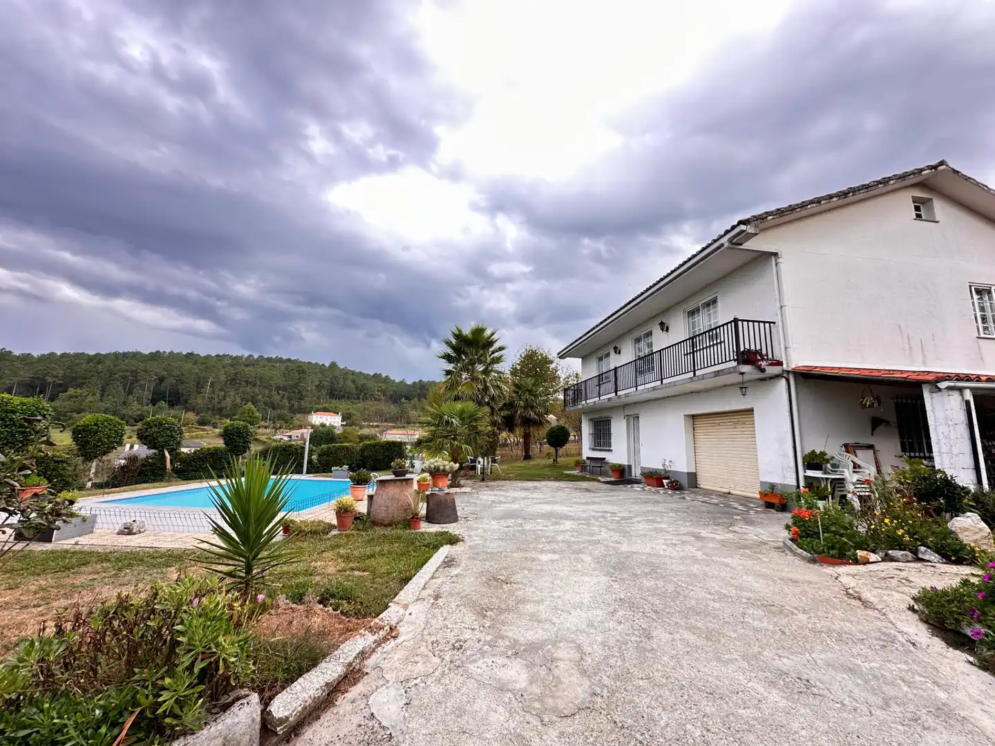Swimming pool of Houses for sale in Boqueixón, A Coruña