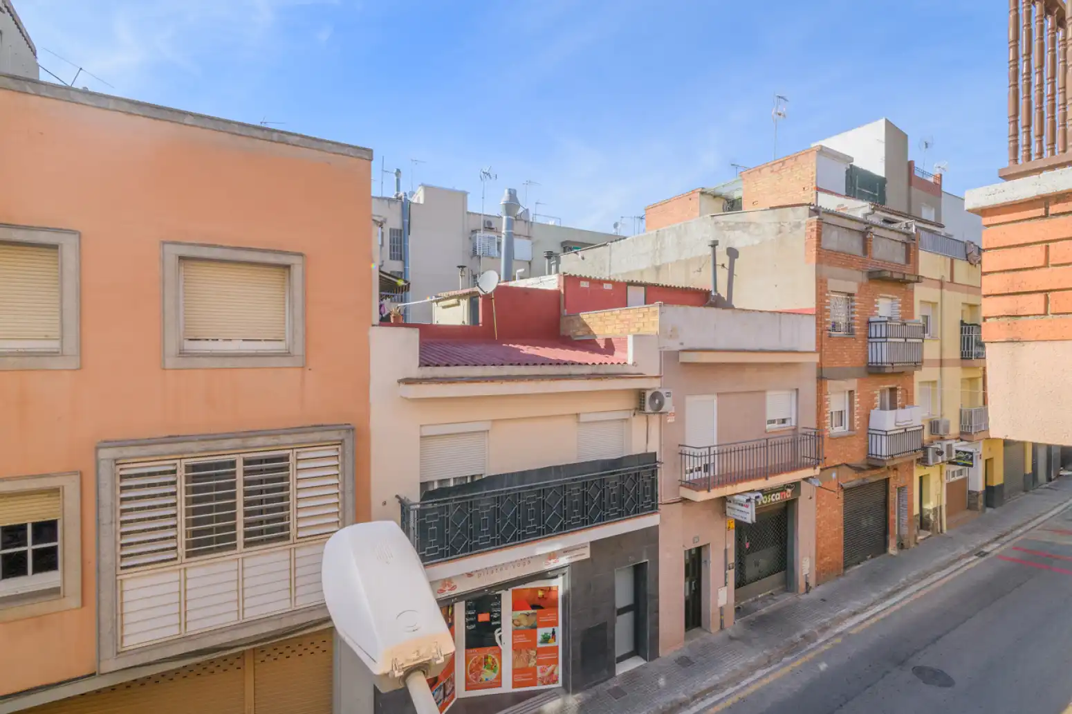Vista exterior de Piso en venta en Viladecans con Aire acondicionado y Parquet