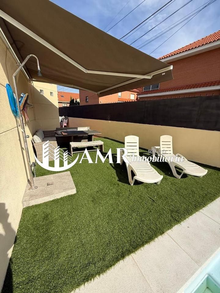 Terrassa de Casa adosada en venda en Numancia de la Sagra amb Aire condicionat, Calefacció i Jardí privat