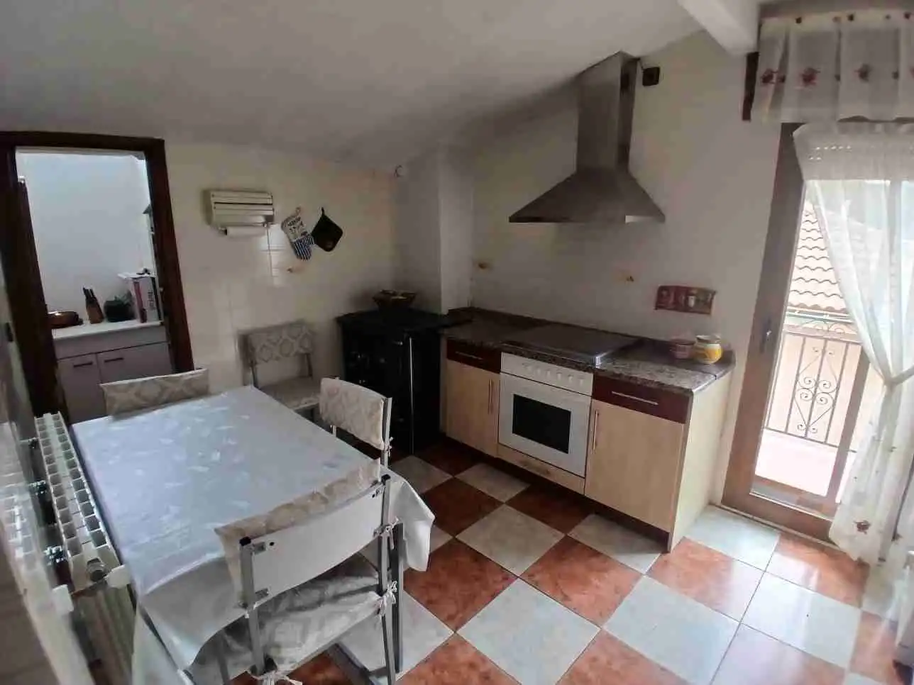 Cuina de Casa o xalet en venda en Segovia amb Calefacció, Jardí privat i Terrassa