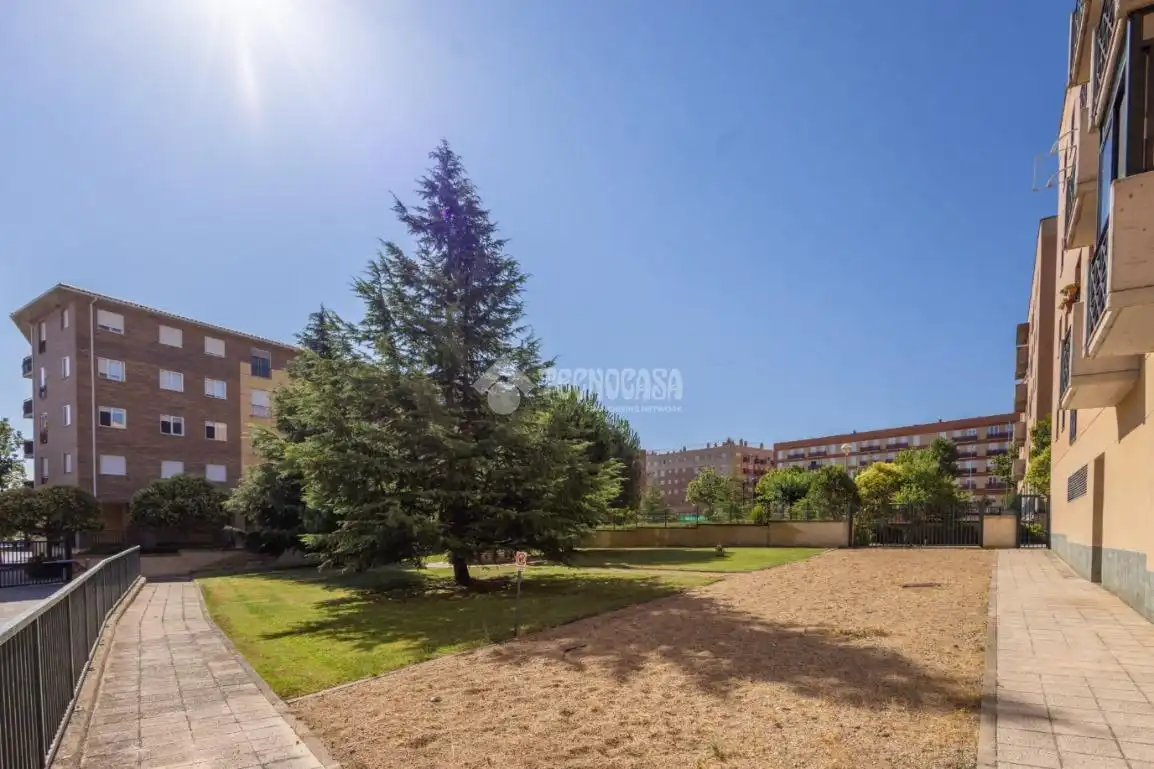 Jardín de Piso en venta en Salamanca con Aire acondicionado, Terraza y Trastero
