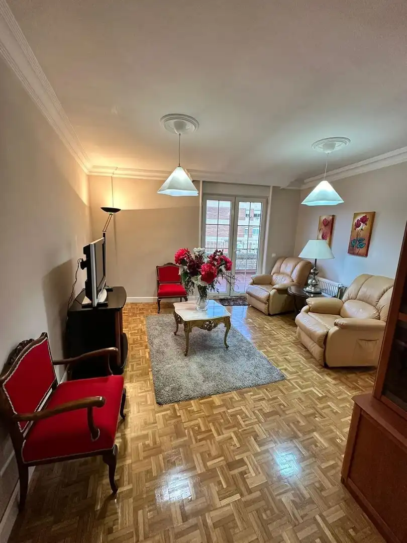 Sala de estar de Ático de alquiler en Salamanca con Terraza y Balcón