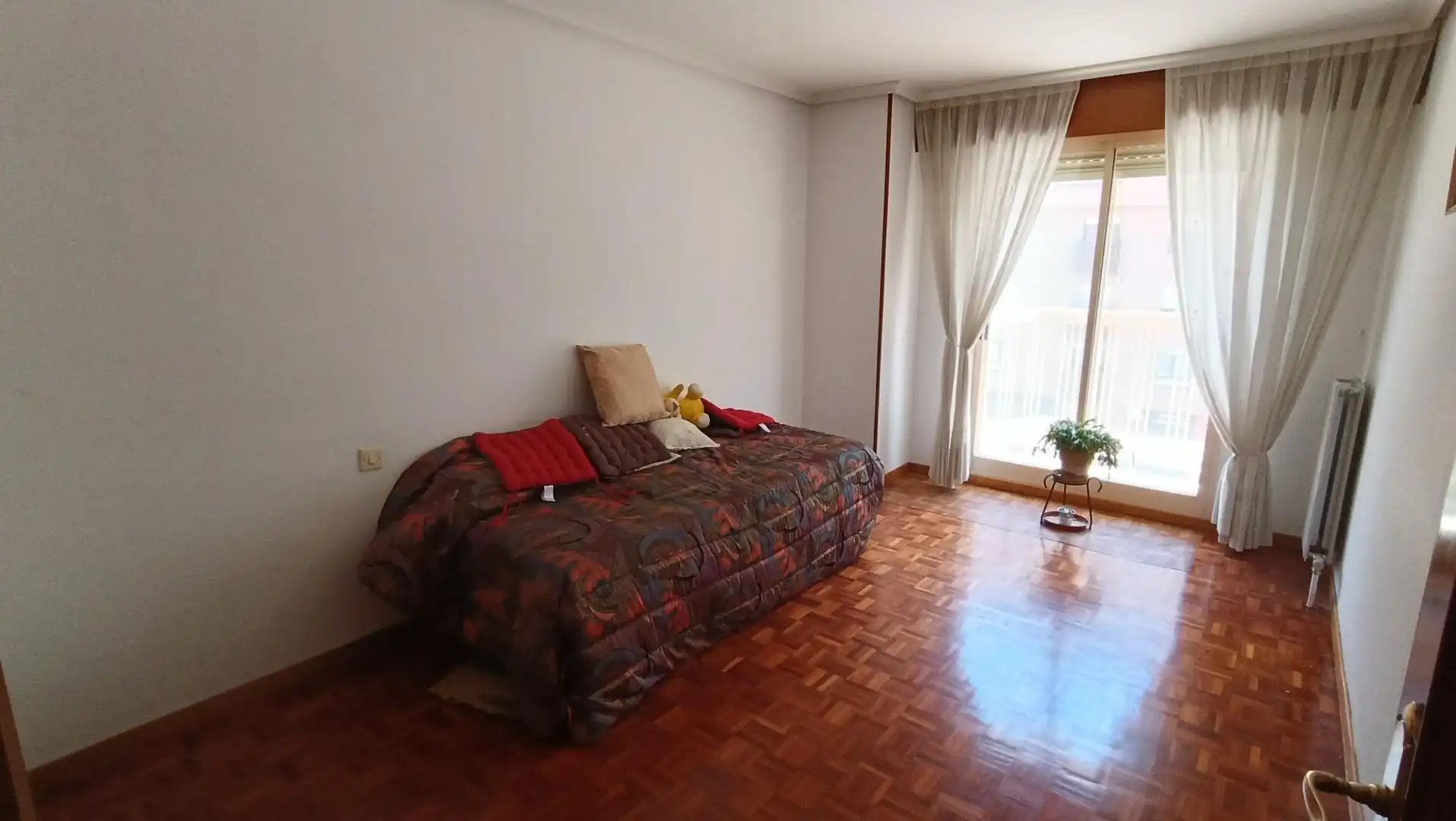 Habitación de Piso en venta en Burgos con Calefacción, Terraza y Trastero
