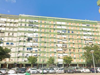 Vista exterior de Pis en venda en  Sevilla Capital amb Aire condicionat i Terrassa