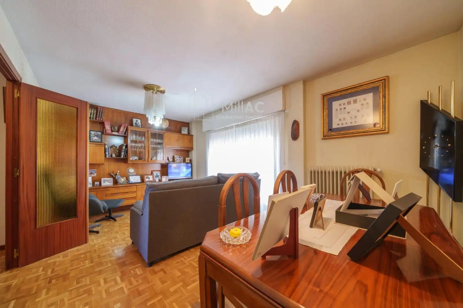 Sala d'estar de Pis en venda en Madrid amb Calefacció, Parquet i Terrassa