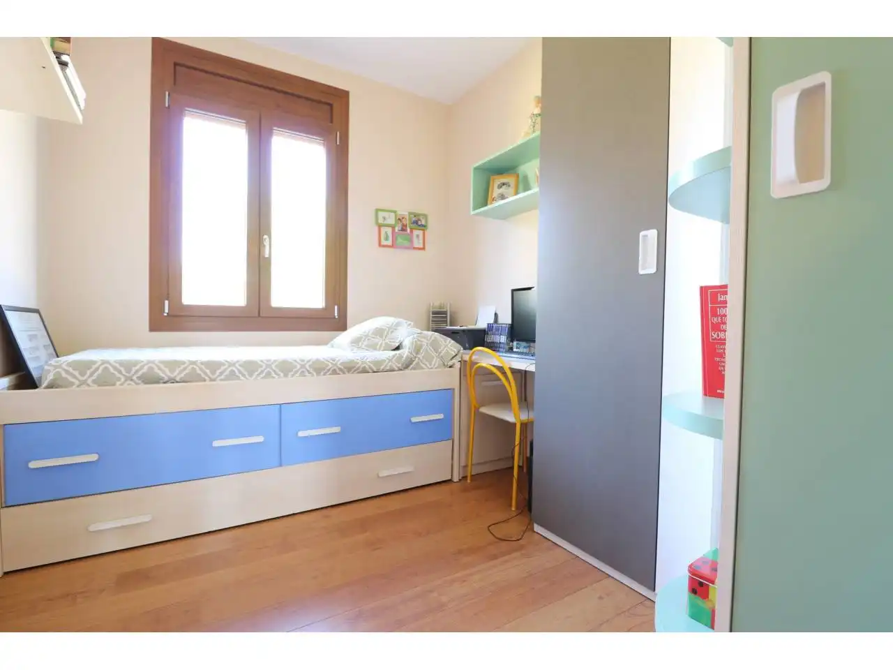 Dormitori de Casa o xalet en venda en Cerdanyola del Vallès