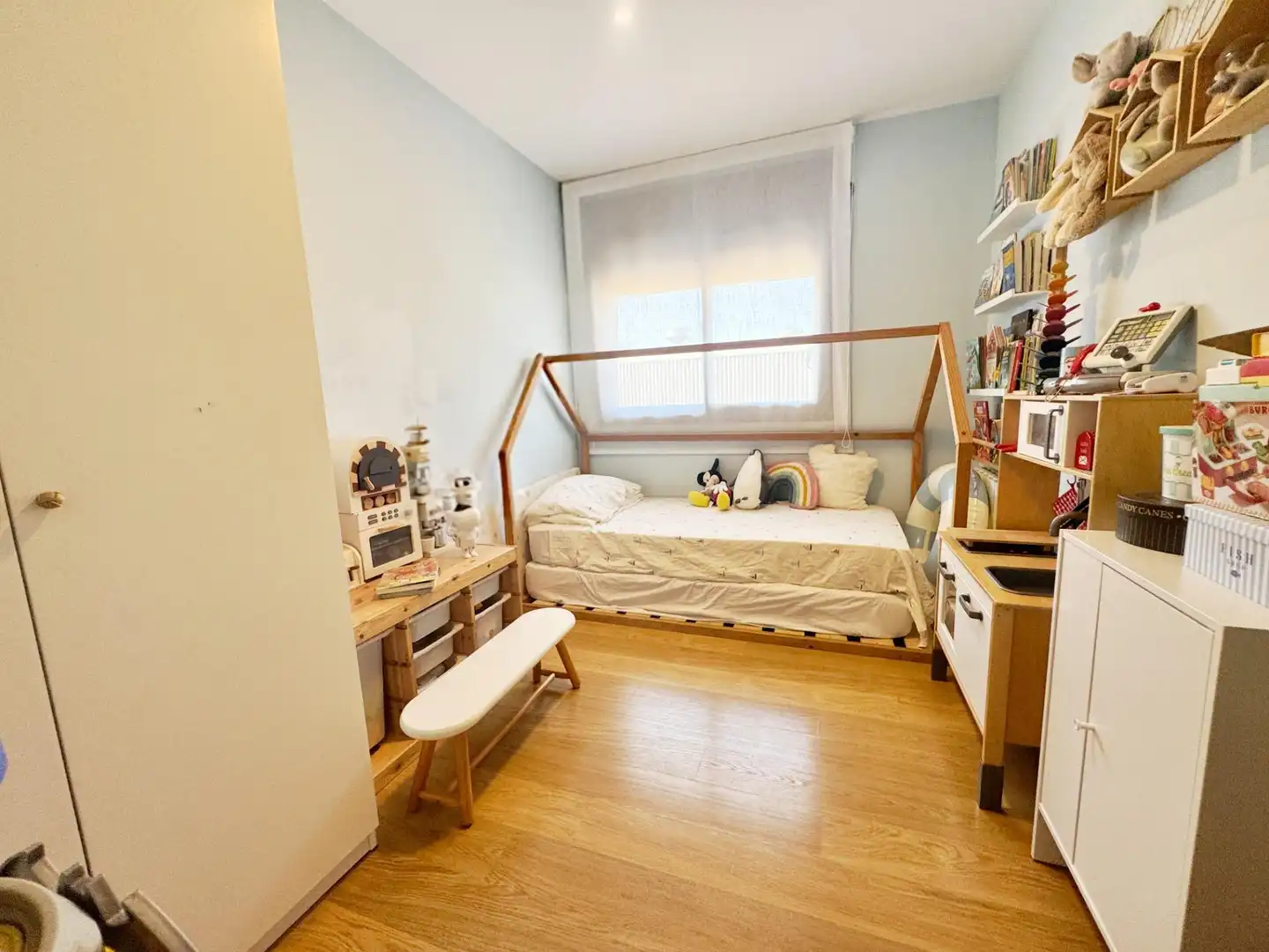 Habitación de Piso en venta en Castelldefels con Aire acondicionado, Jardín privado y Amueblado