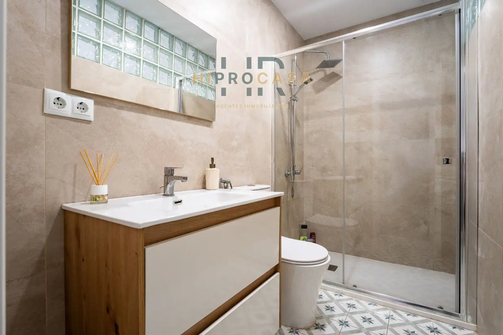 Baño de Piso en venta en Población de Arroyo con Aire acondicionado, Calefacción y Terraza