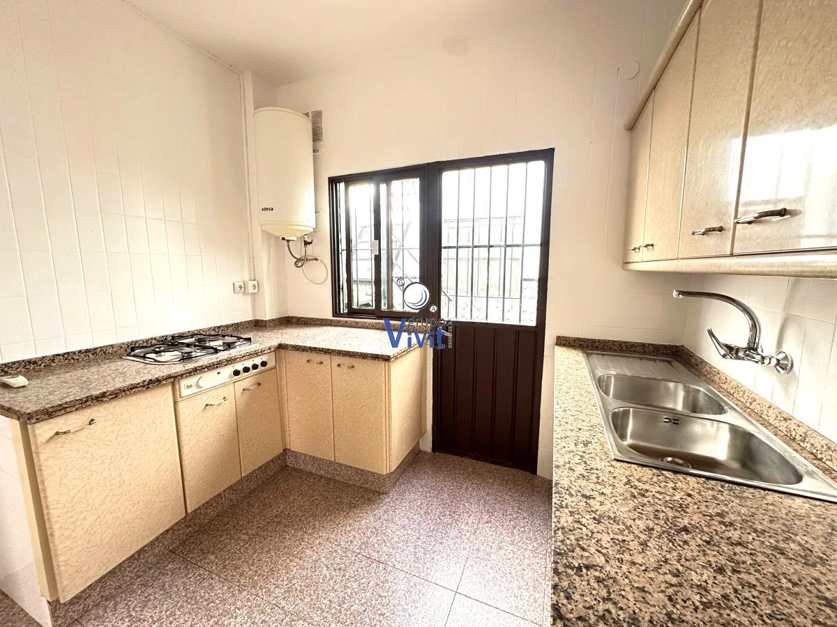 Kitchen of House or chalet for sale in Alcalá de Guadaira  with Parquet flooring and Storage room
