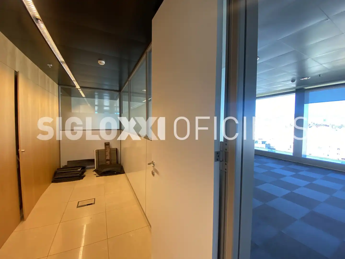 Büro zur Miete in L'Hospitalet de Llobregat mit Klimaanlage und Heizung