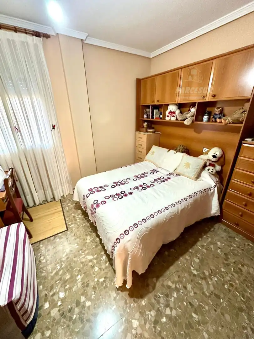 Dormitori de Casa o xalet en venda en Córdoba amb Aire condicionat, Calefacció i Jardí privat