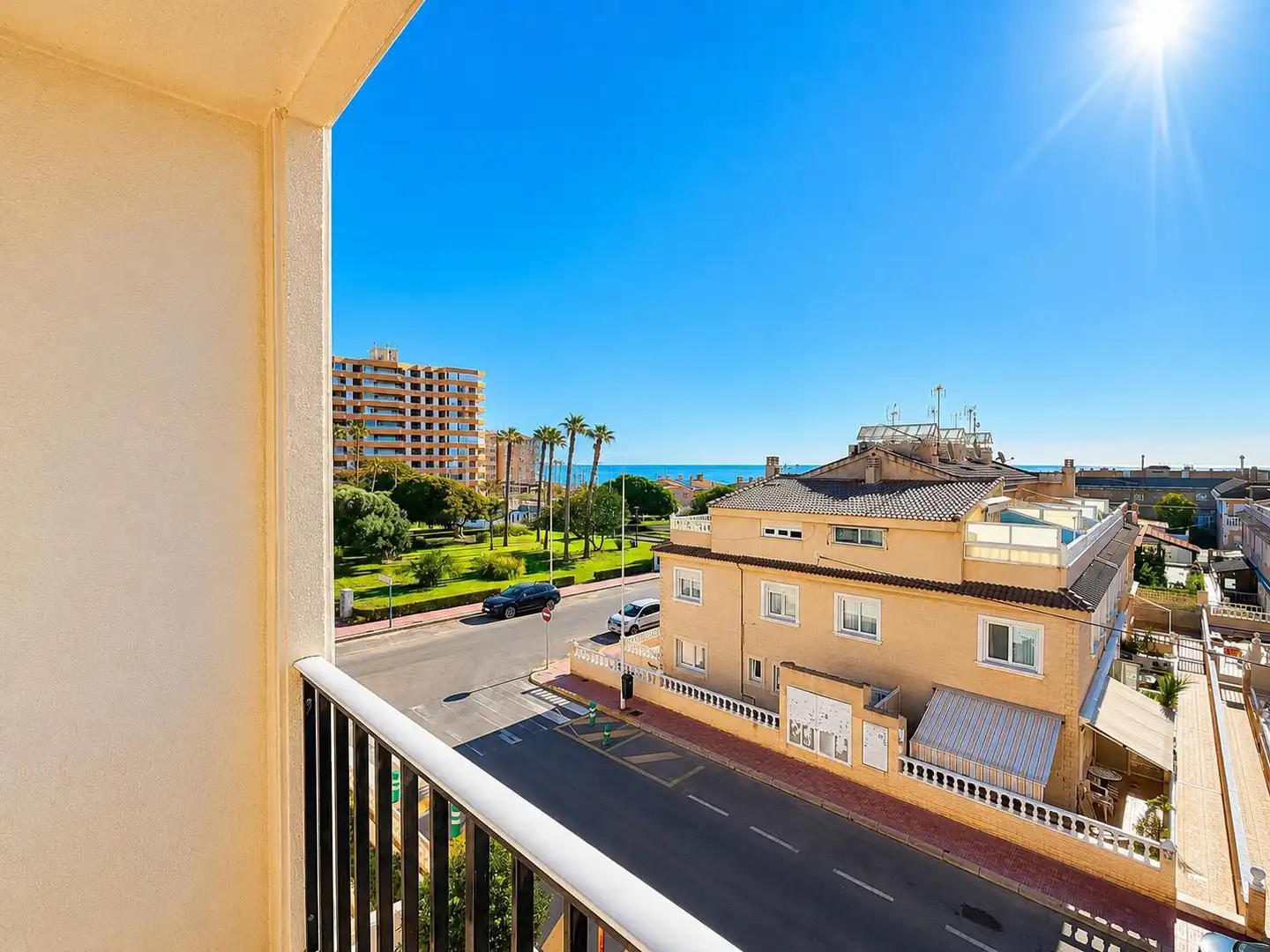 Vista exterior de Àtic en venda en Torrevieja amb Aire condicionat, Moblat i Rentadora