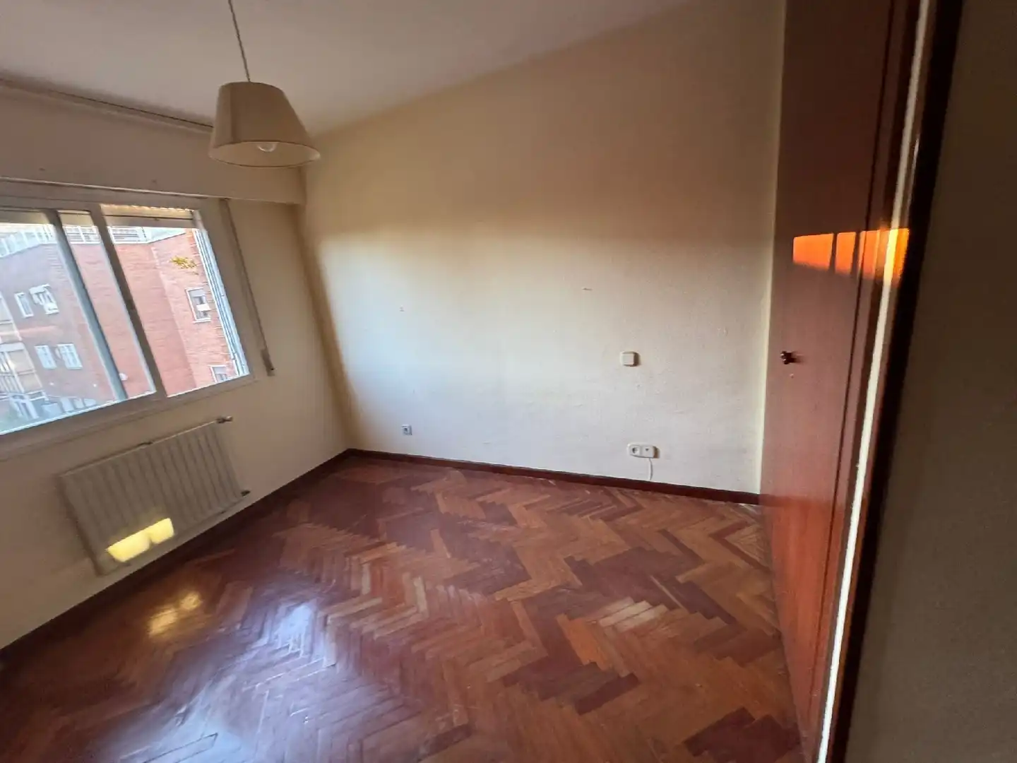 Piso en venta en C/ Nardos, Valderas - Los Castillos