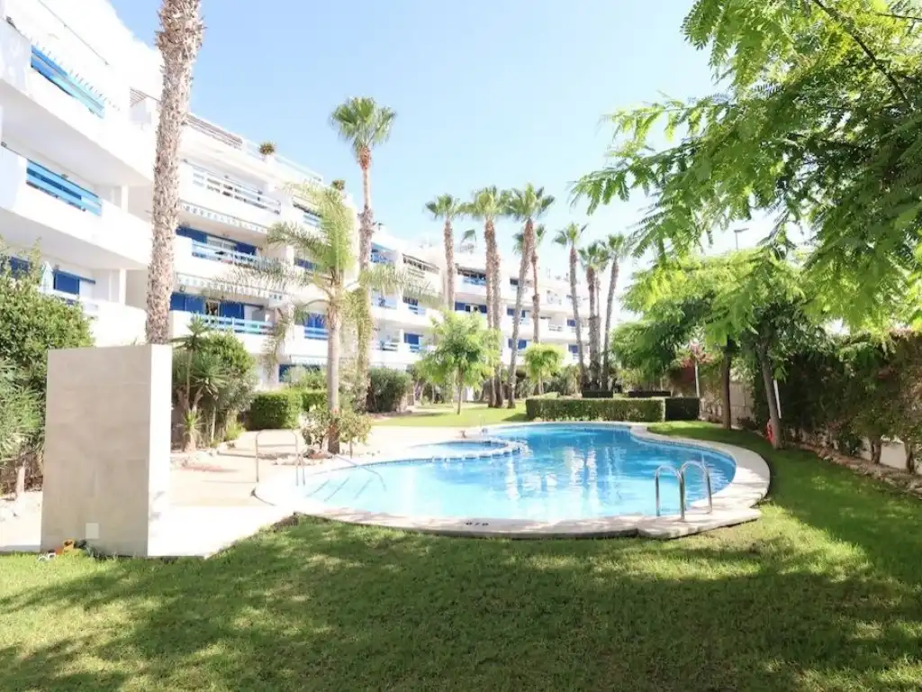 Appartement compact avec piscine à vendre à Calle Santa Nunilon 2