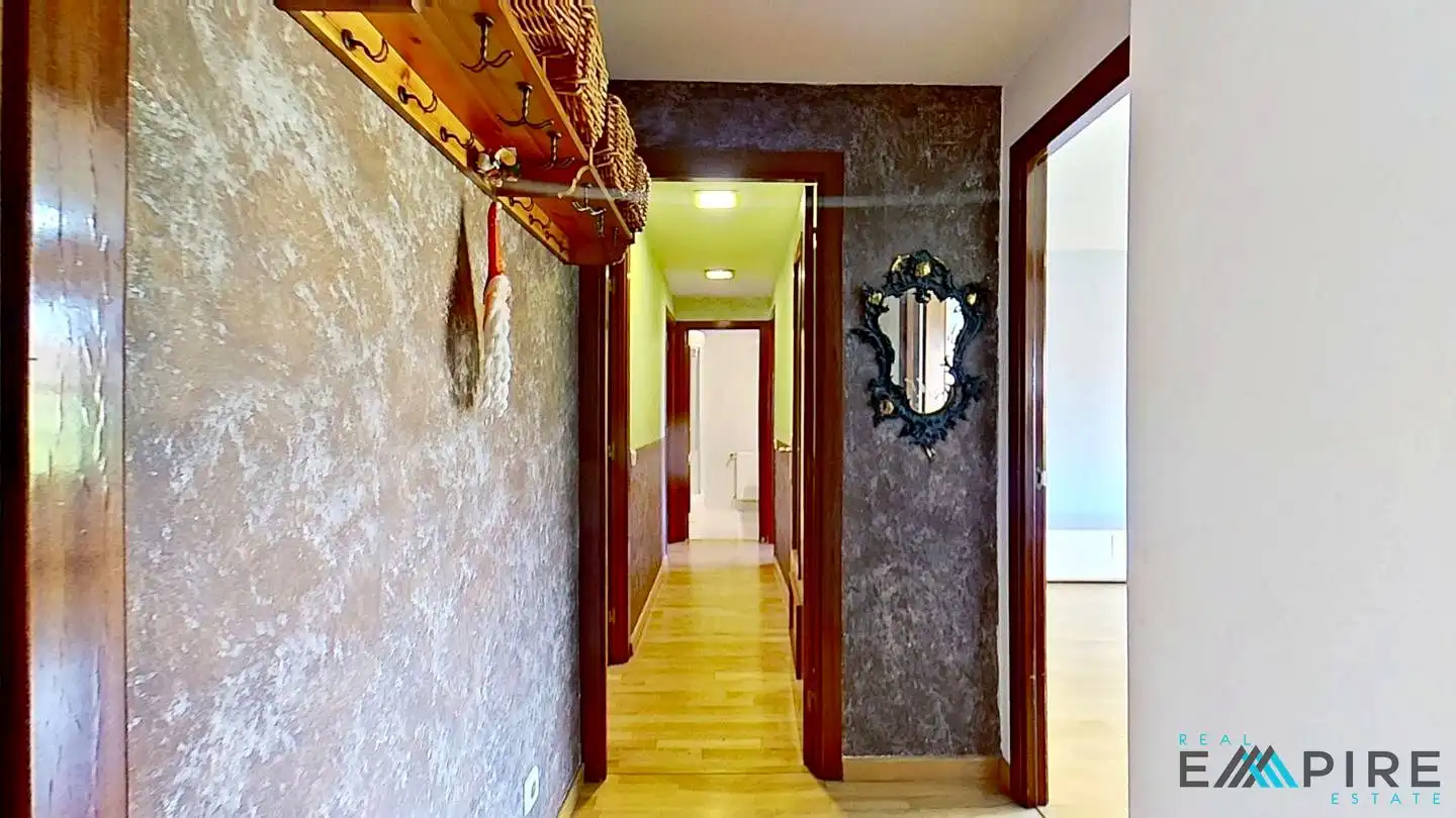 Piso en venta en Madrid con Calefacción, Trastero y Piscina