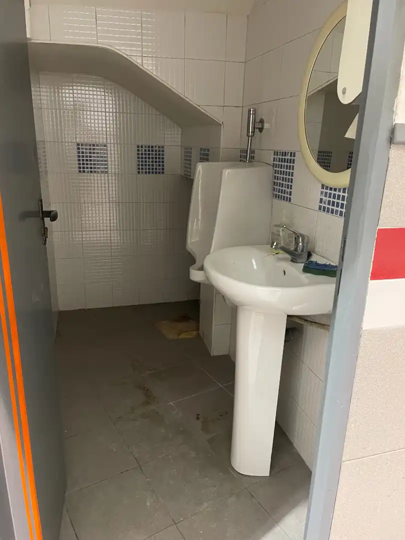 Bathroom of Commercial properties for rent in Lleida