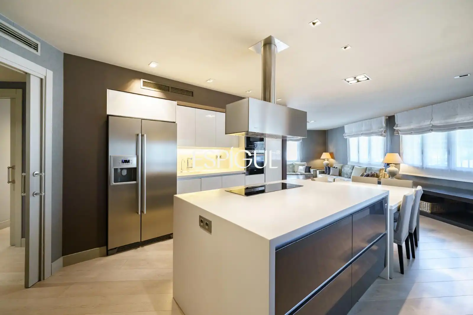 Kitchen of Flat for rent in Sant Cugat del Vallès  with Air Conditioner, Heating and Parquet flooring