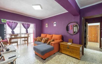 Sala d'estar de Pis en venda en  Granada Capital amb Balcó