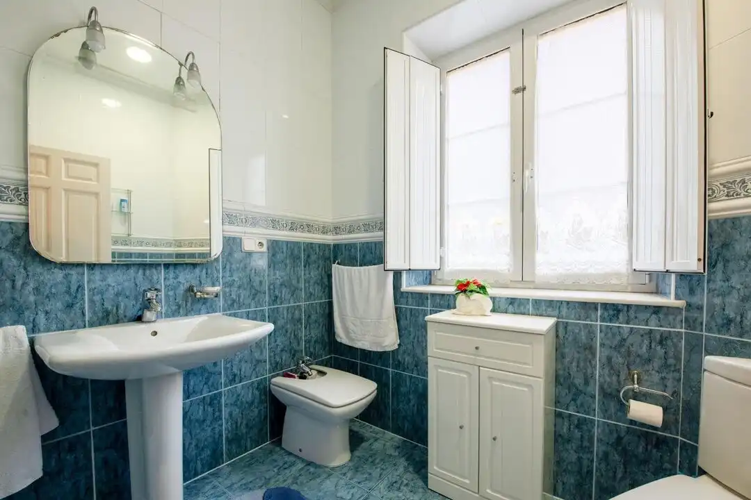 Baño de Piso en venta en El Astillero   con Calefacción